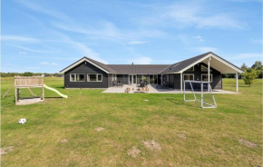 Amazing Home In Væggerløse With Sauna